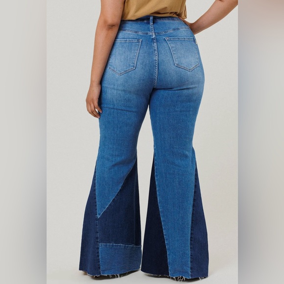 Kenzi - Plus Medium Blue Flare Color Block Jeans - Picture 2 of 4